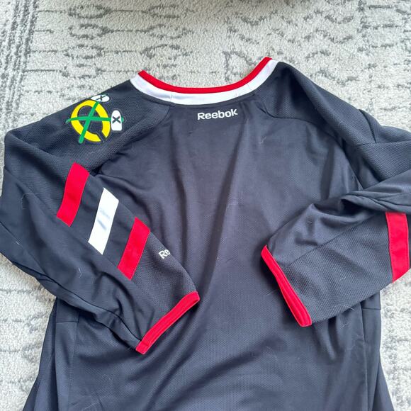REEBOK Youth Chicago Blackhawks Alternate Black Hockey Jersey L/XL - Picture 9 of 9